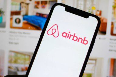 Airbnb: Νέοι περιορισμοί το 2026 – Σε ποια περίπτωση χάνεται η άδεια μίσθωσης [πίνακας]
