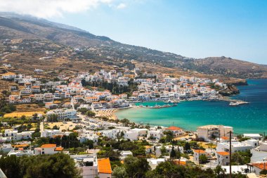 Τουρισμός χωρίς πυξίδα: Το νέο χωροταξικό βυθίζεται στις καθυστερήσεις